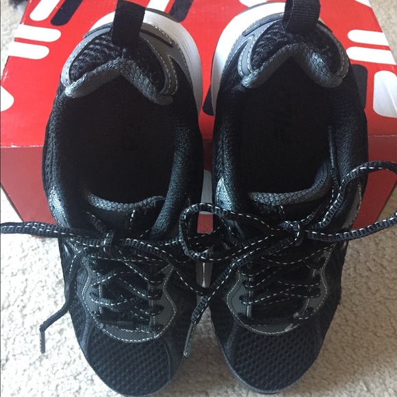 NWT FILA ATHLETIC SHOES NWT NWT FILA ATHLETIC SHOES NWT